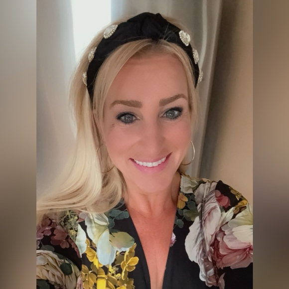 Meet your Posher, Jessica - Picture 2 of 2